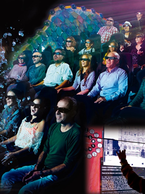 Visitors enjoying the Gaudí 4D Experience with immersive visuals and effects.