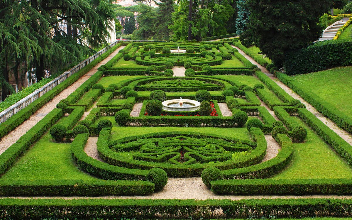 guided tour in the pontifical villas gardens-1 guided tour in the pontifical villas gardens-1