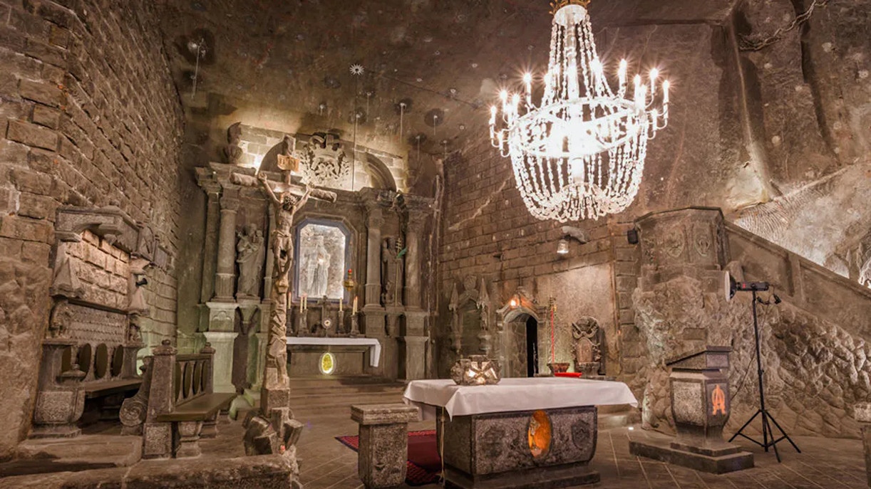 Dreiteiliger Altar in der Kingakapelle im Salzbergwerk Wieliczka