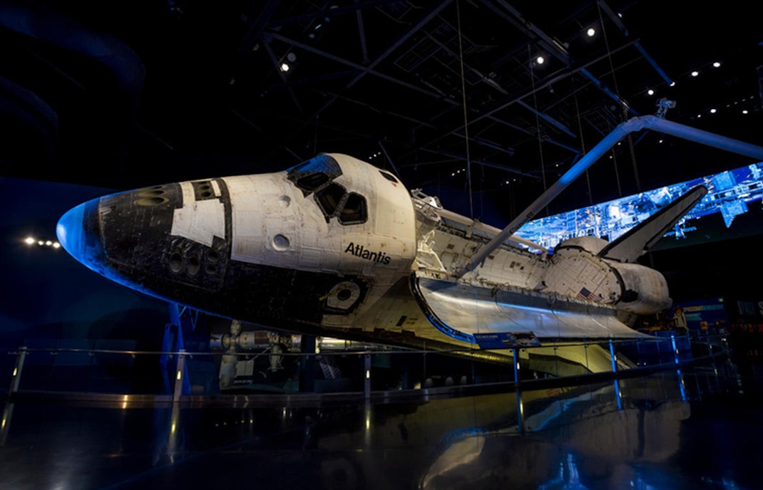 Kennedy Space Center History - 1990's