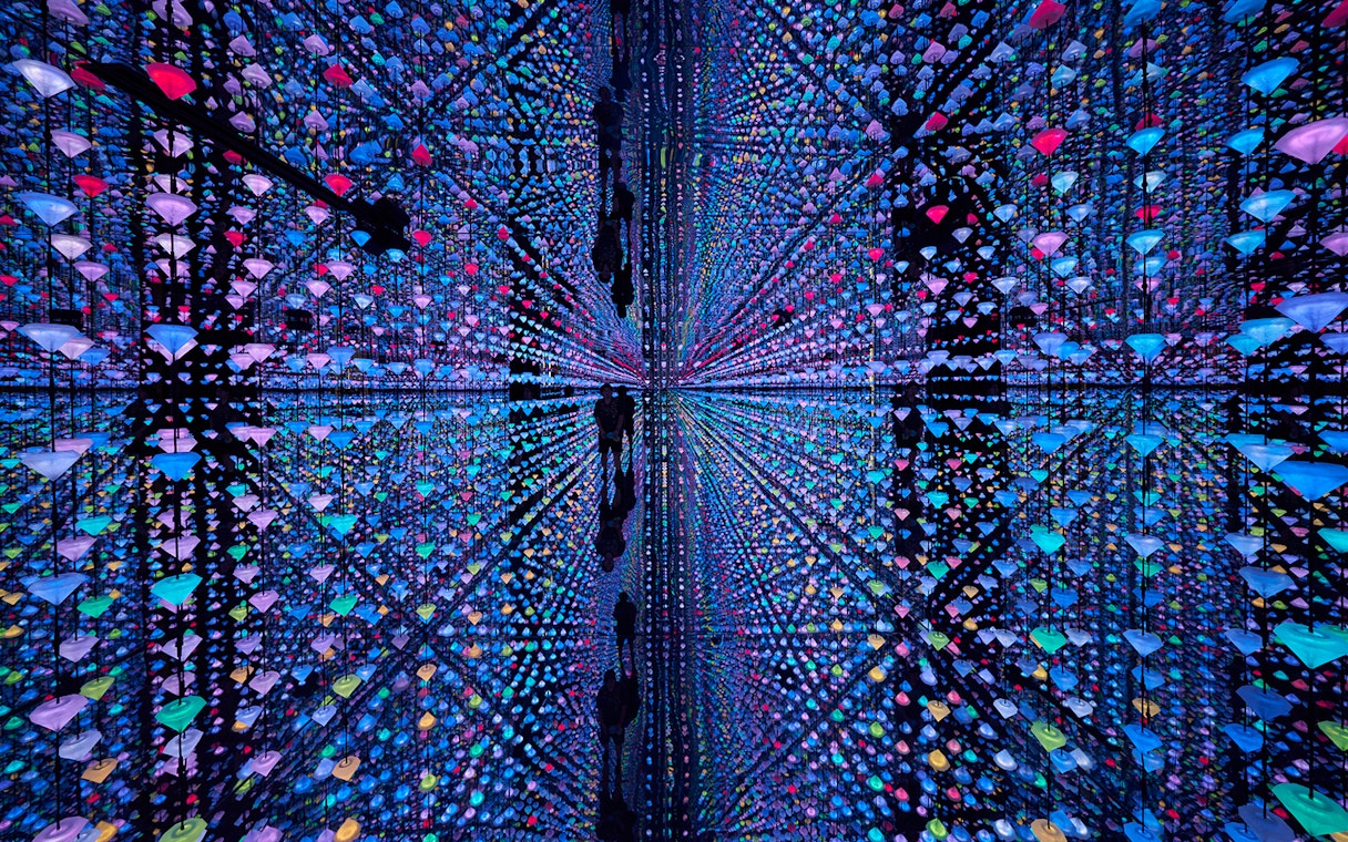 Colorful mirrored room with hanging lights creating an infinite illusion, part of Combo: 15895 + 3436 tour.
