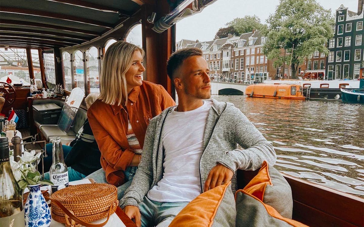 amsterdam classic canal cruise with cheese and drinks-3 amsterdam classic canal cruise with cheese and drinks-3