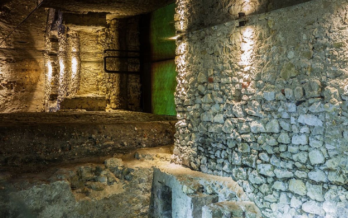 krakow: old town by golf cart, wawel and underground museum: guided tour-8 krakow: old town by golf cart, wawel and underground museum: guided tour-8