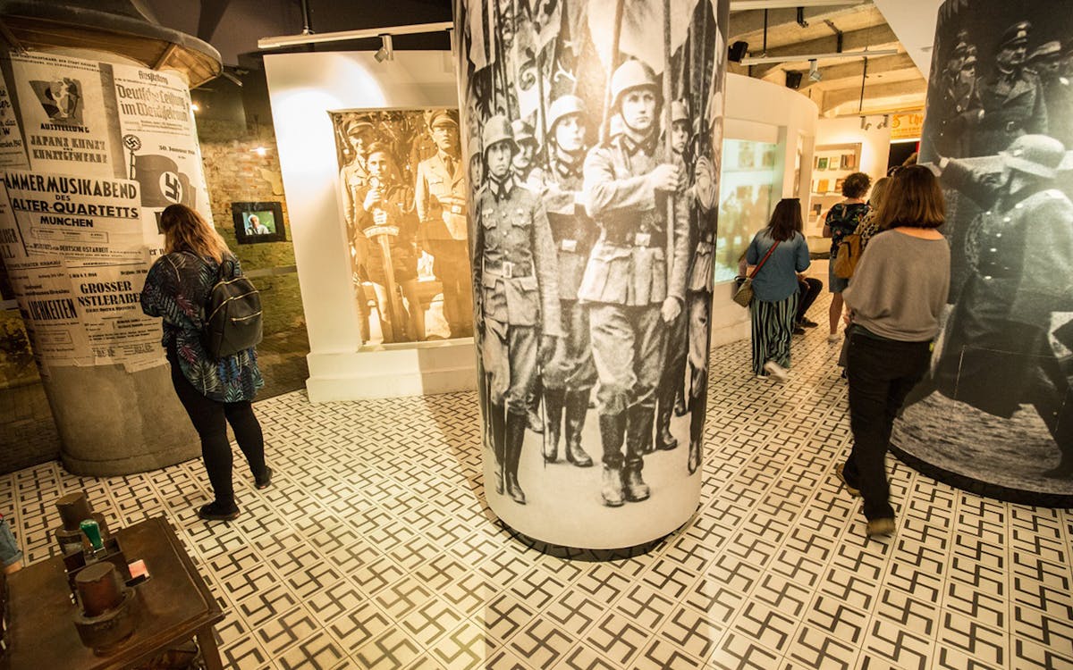 kazimierz by golf cart + schindler's factory museum tour-2 kazimierz by golf cart + schindler's factory museum tour-2