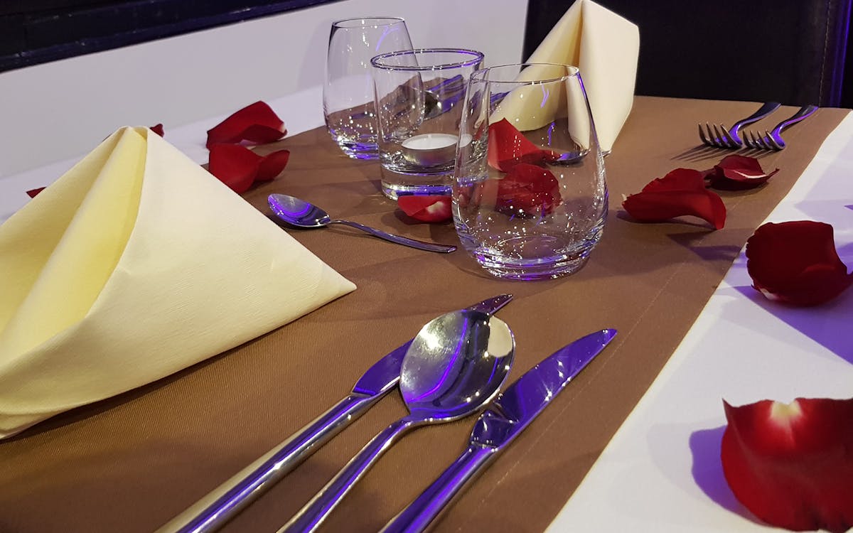 budapest valentine's day dinner cruise with piano battle show on the danube-2 budapest valentine's day dinner cruise with piano battle show on the danube-2