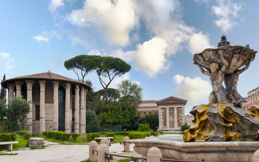 Temple of Hercules and Fountain of the Tritons in Rome's Velabrum area.