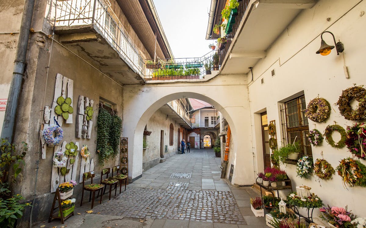 walking tour of jewish quarter kazimierz with optional old synagogue tickets-8 walking tour of jewish quarter kazimierz with optional old synagogue tickets-8