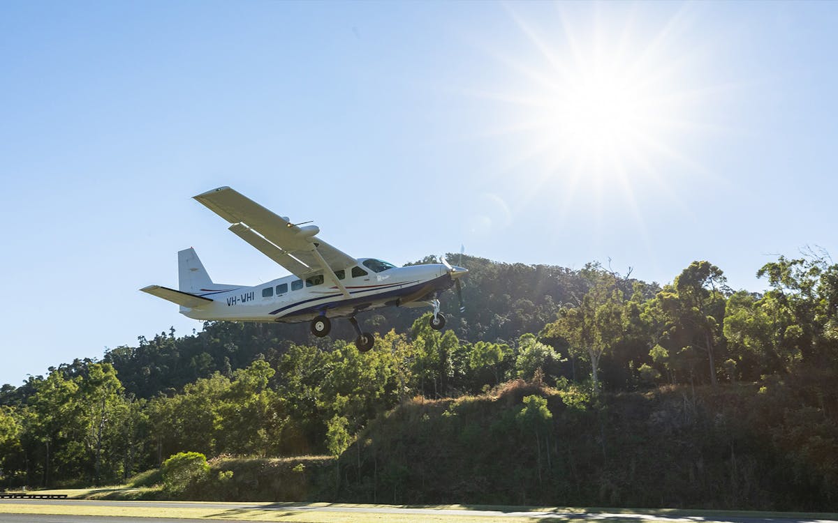 tickets to whitsunday islands & great barrier reef 1-hr scenic flight-7 tickets to whitsunday islands & great barrier reef 1-hr scenic flight-7