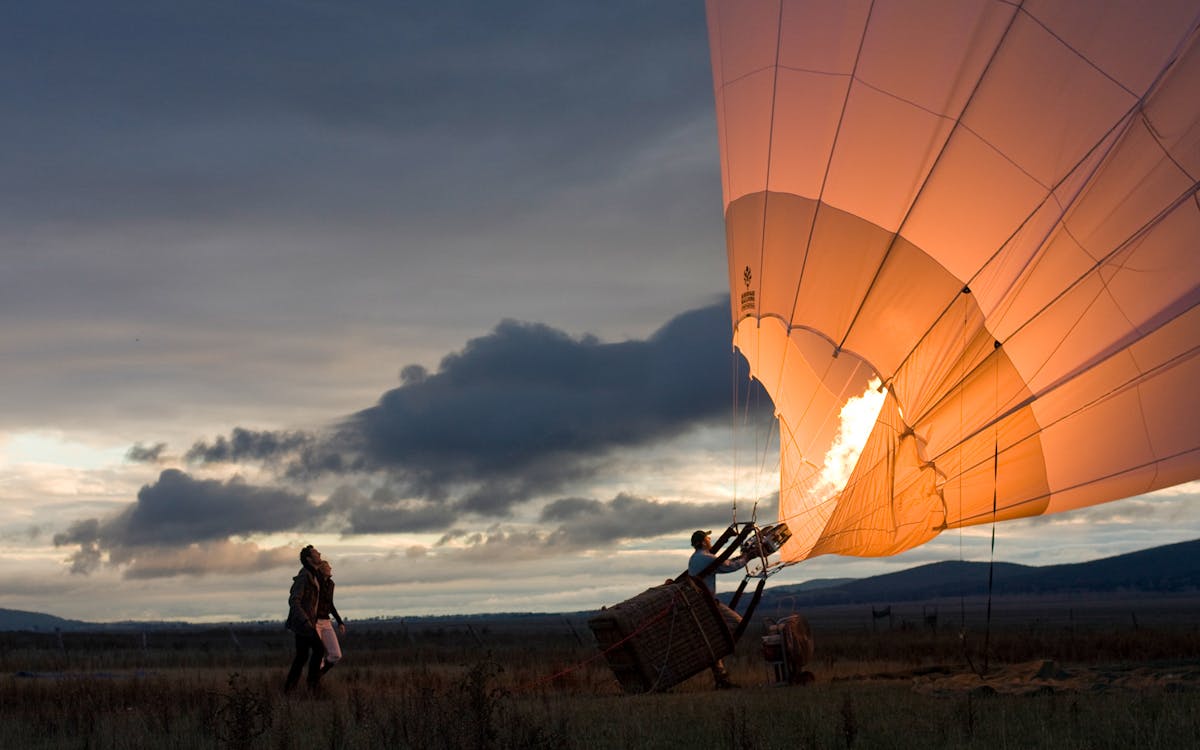 sunrise balloon flight over yarra valley-5 sunrise balloon flight over yarra valley-5