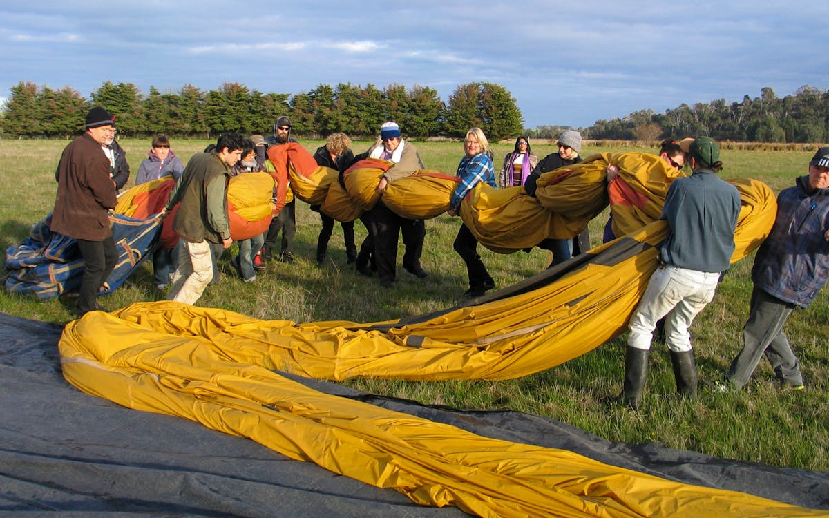 sunrise balloon flight over yarra valley-8 sunrise balloon flight over yarra valley-8