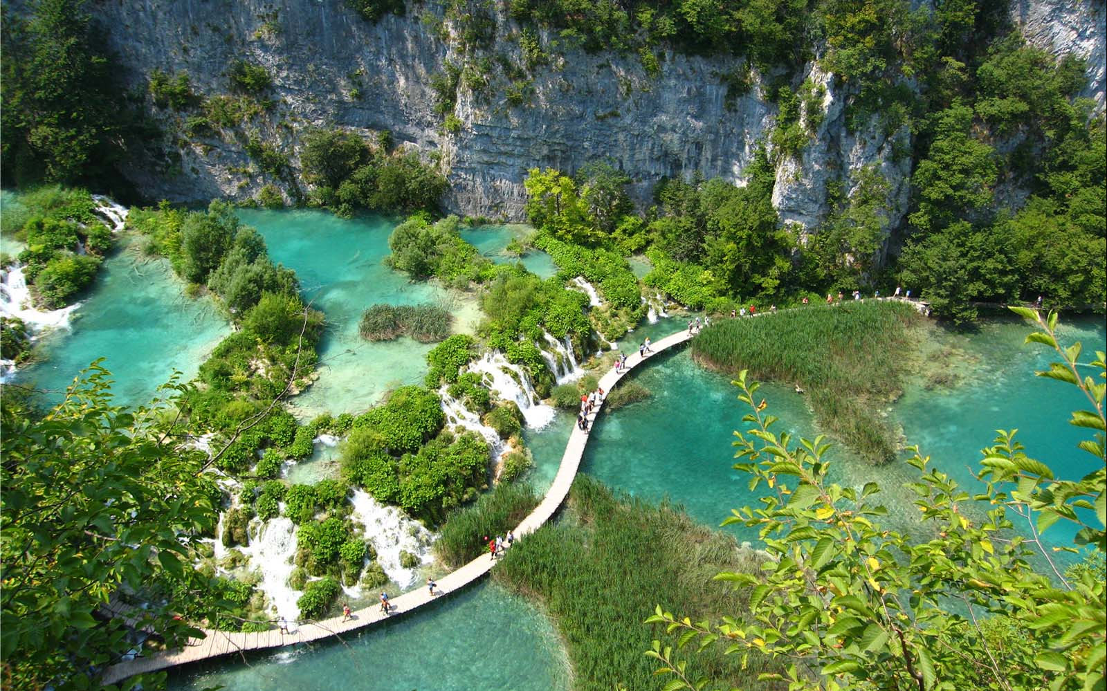 From Split: Full-Day Guided Tour of Plitvice Lakes National Park