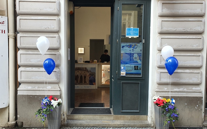 Ticket office entrance for Prague Castle, Jewish Town, and Astronomical Clock tours.