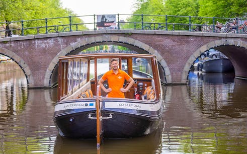 Amsterdam: Morning Canal Cruise with Breakfast