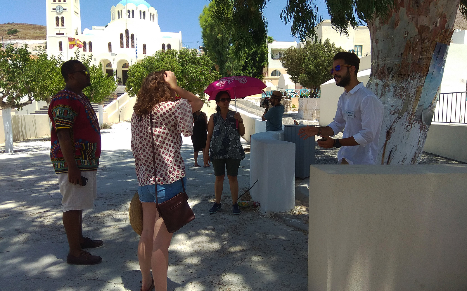 Santorini: Sightseeing Bus Tour with Expert Guide in Akrotiri