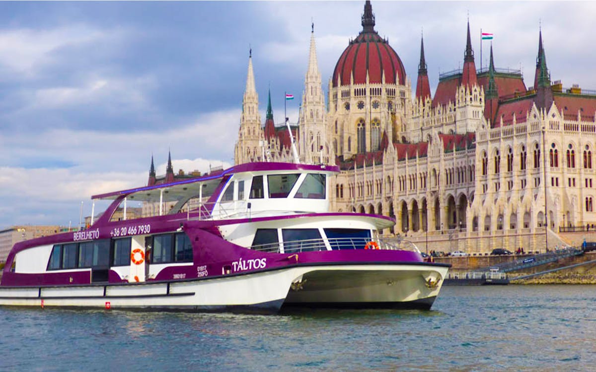 hop on hop off sightseeing cruise with welcome drink-4 hop on hop off sightseeing cruise with welcome drink-4