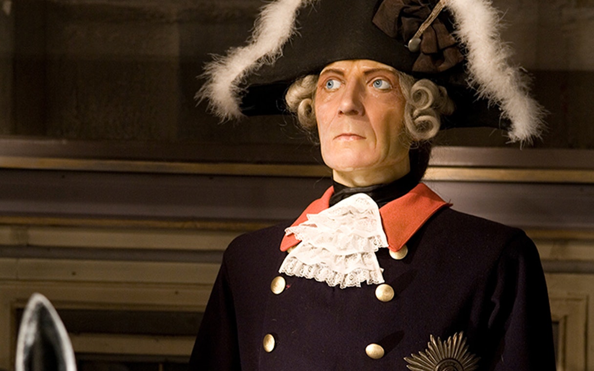 Wax figure in historical attire at Panoptikum, Hamburg.