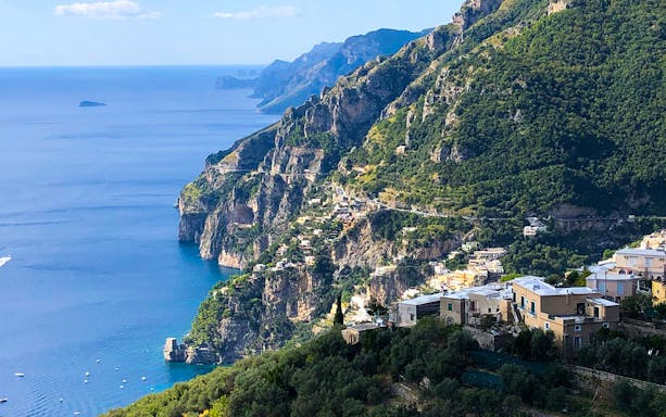 Cliffside view along the Path of the Gods hiking trail on the Amalfi Coast, Italy.