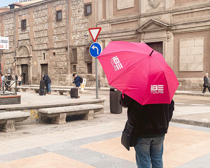 Guided Tour Monasterio de las Descalzas: stories and legends