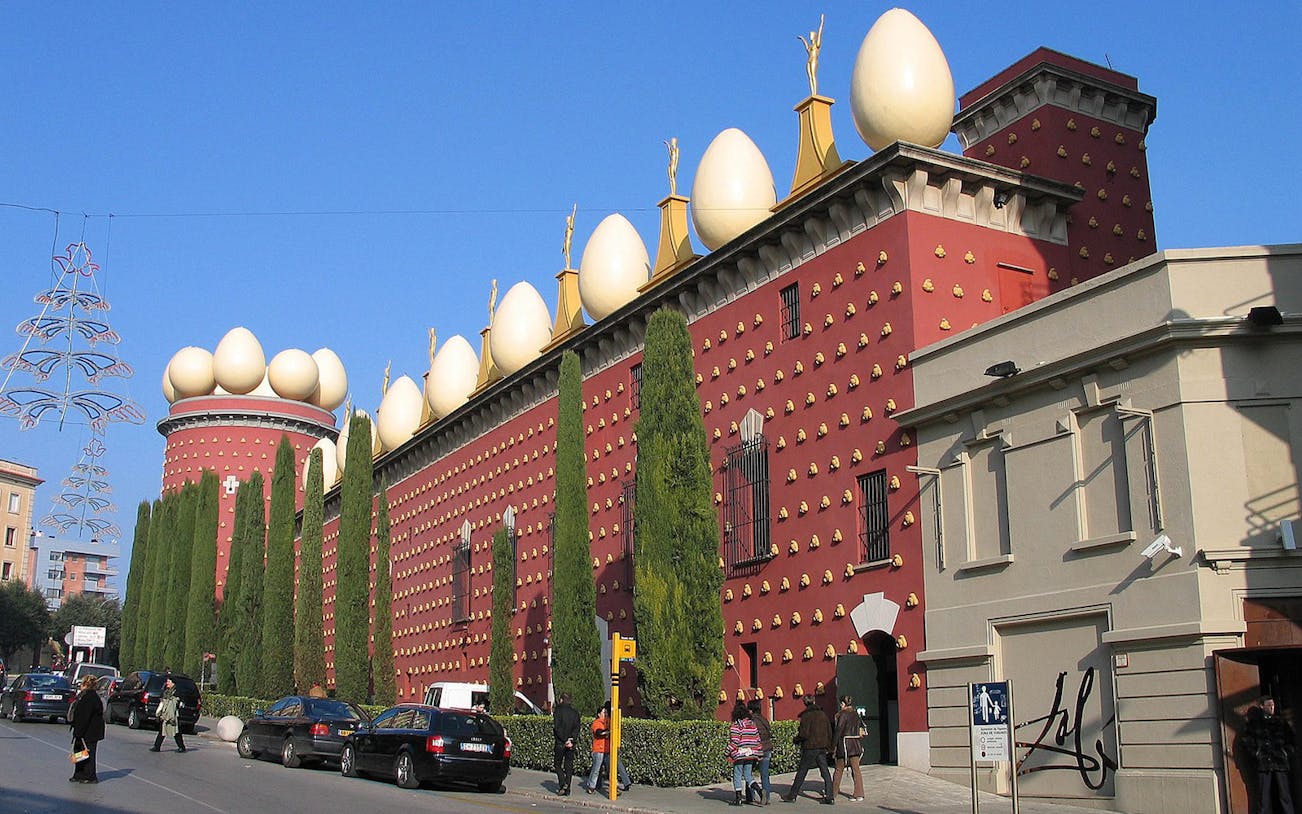 Dalí Theatre-Museum in Figueres with egg sculptures on the roof.