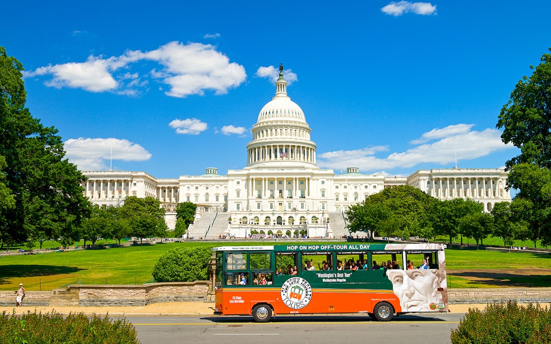 Old Town Trolley in front of the U.S. Capitol, Washington DC.