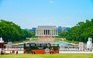 Washington DC Old Town Trolley in front of the Lincoln Memorial.