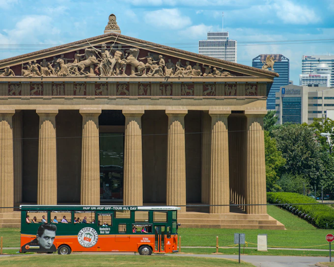 Old Town Trolley Tours: Nashville Hop-on Hop-off Trolley Tour