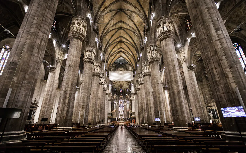 Tour Salta la Coda per il Duomo di Milano