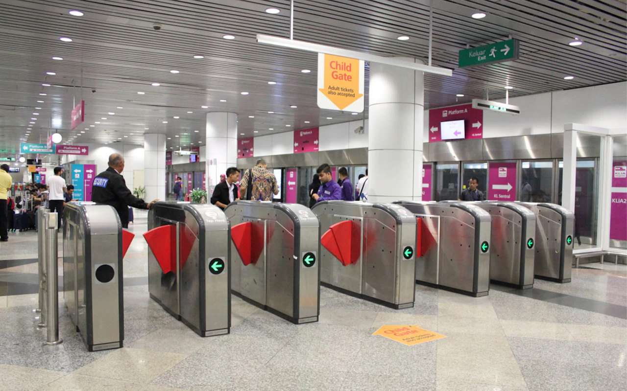 Transfers mit dem Zug: KL Sentral zum/vom Internationalen Flughafen Kuala Lumpur mit KLIA Ekspres — 2