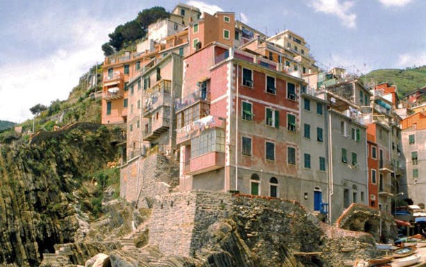 Colorful cliffside buildings in Riomaggiore, Cinque Terre, Italy.