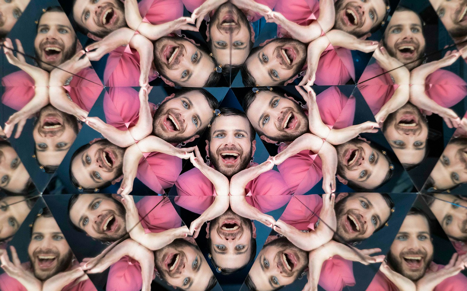 Mirror room at Illuseum Berlin