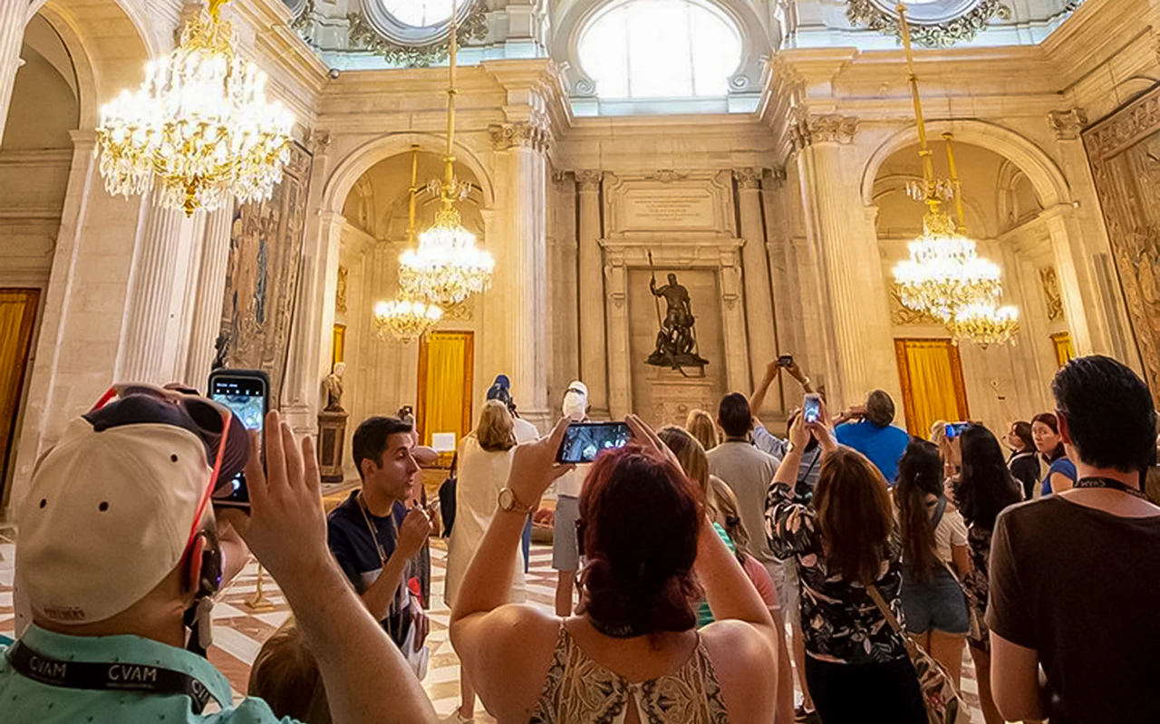 Geführte Tour durch den Königspalast von Madrid mit Tapas & Flamenco Show — 5