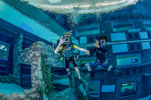 Deep Dive Dubai - Discover Scuba Diving for Beginners