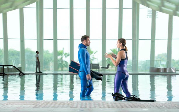 Freediving lesson at Deep Dive Dubai indoor pool.