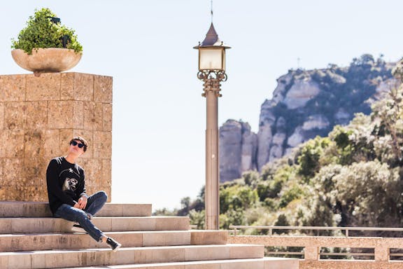 entrada a la experiencia del monasterio de montserrat con audioguía-6