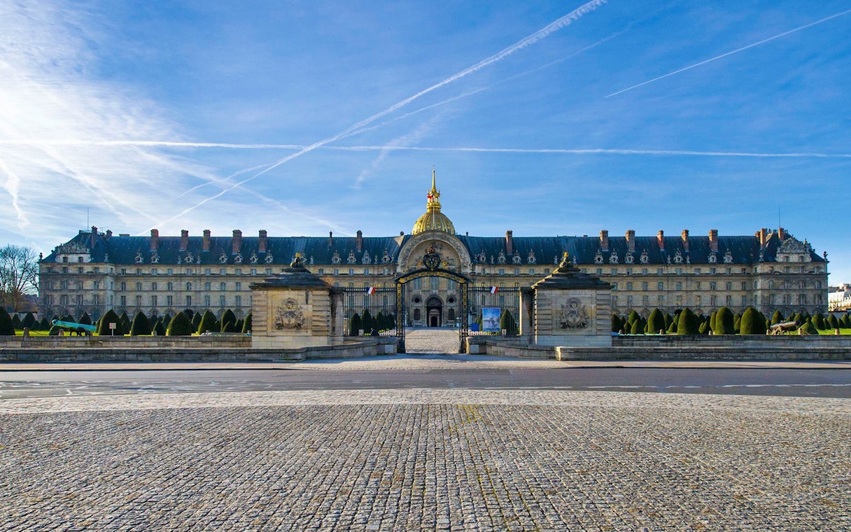 Les Invalides in Paris, featuring its golden dome, part of The Paris Pass attractions.