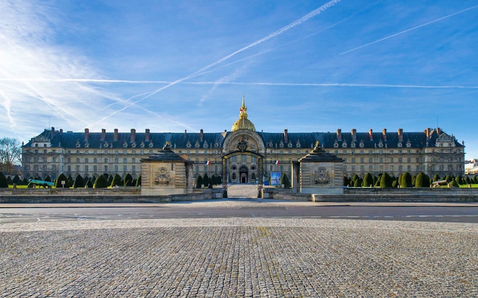 Les Invalides in Paris, featuring its golden dome, part of The Paris Pass attractions.