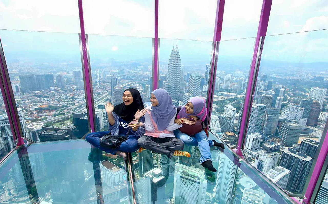 Combo: Biglietti per la KL Tower + cena presso il ristorante girevole ORBIT — 2