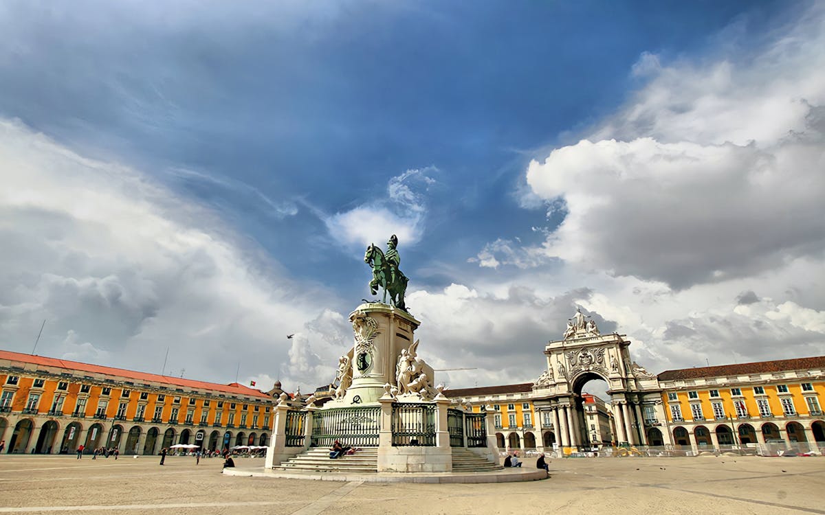 classic half-day guided tour of lisbon-7 classic half-day guided tour of lisbon-7