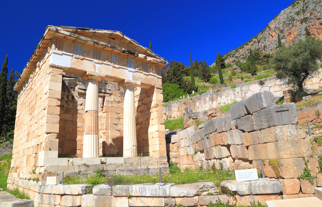 tesouros templo de athena pronaia delphi