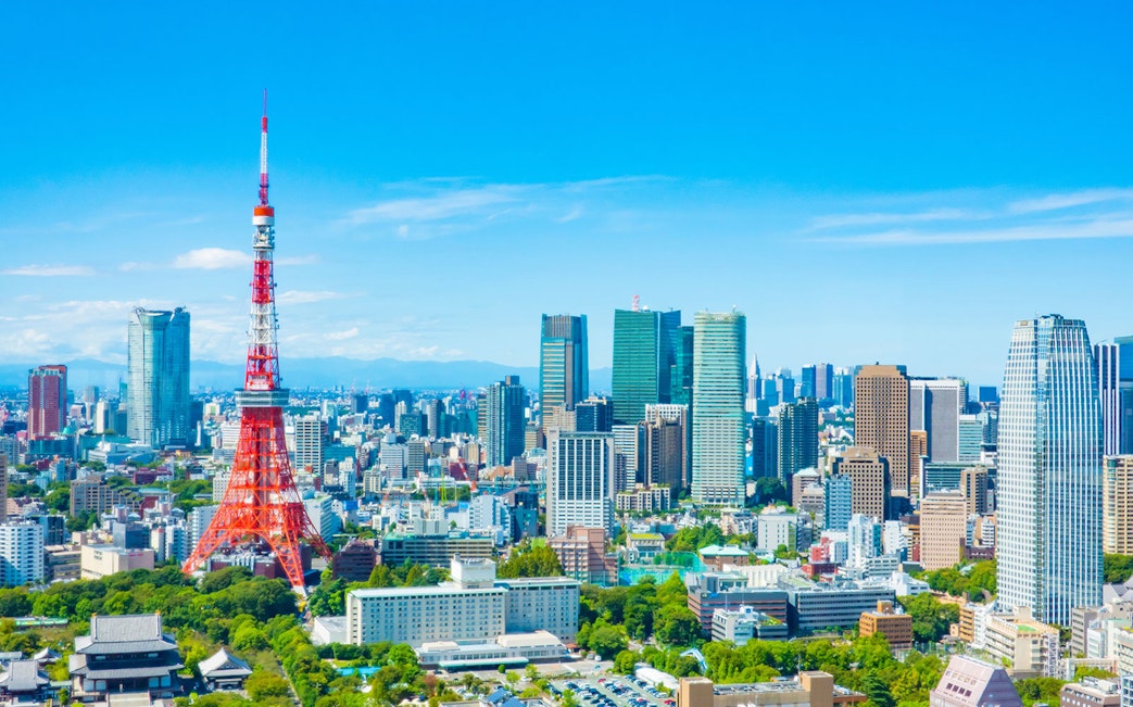 Tokyo skyline with Tokyo Tower and skyscrapers, related to Tokyo Unlimited 4G/LTE SIM Card.