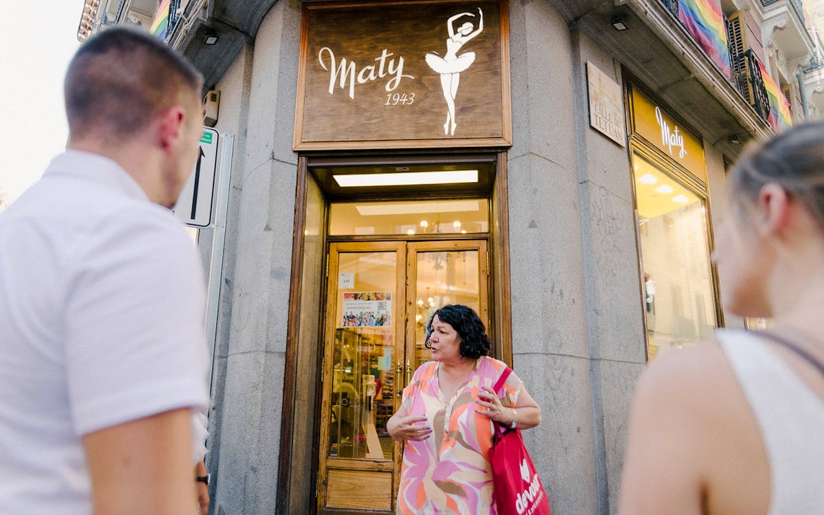 guided walking tour through madrid with tapa crawl and flamenco show-4 guided walking tour through madrid with tapa crawl and flamenco show-4