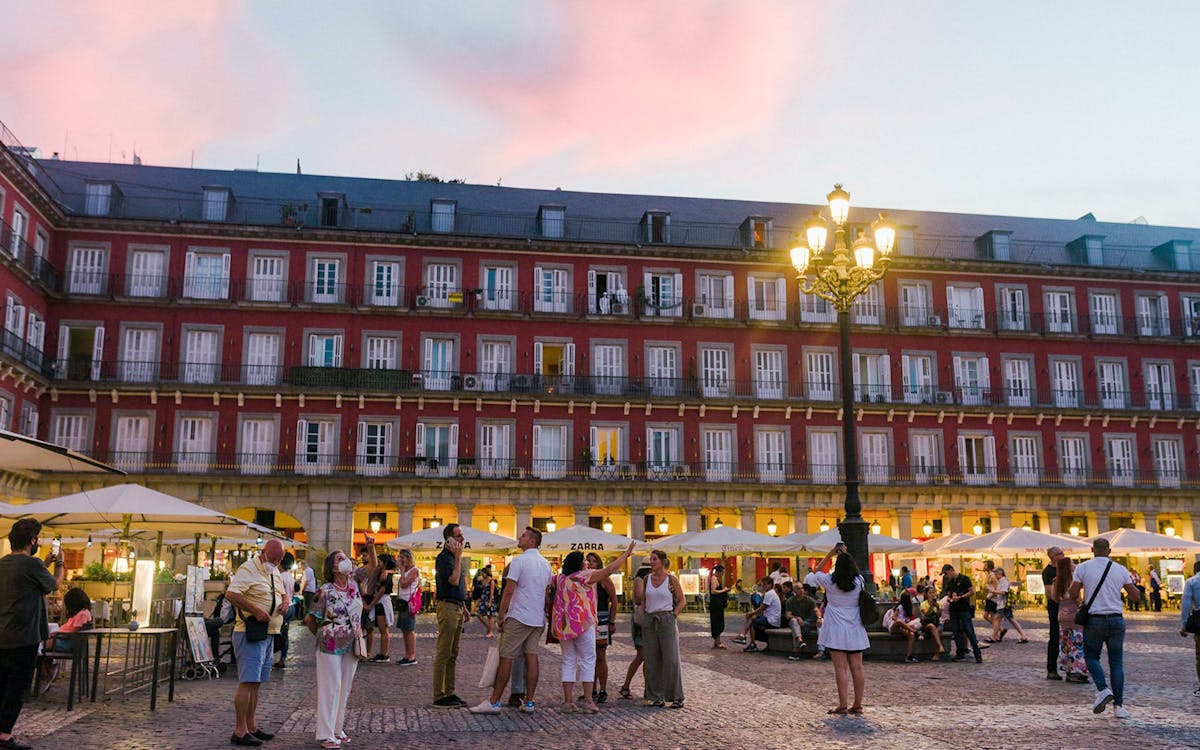 guided walking tour through madrid with tapa crawl and flamenco show-9 guided walking tour through madrid with tapa crawl and flamenco show-9