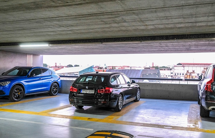 Parking spots near Casa Milà