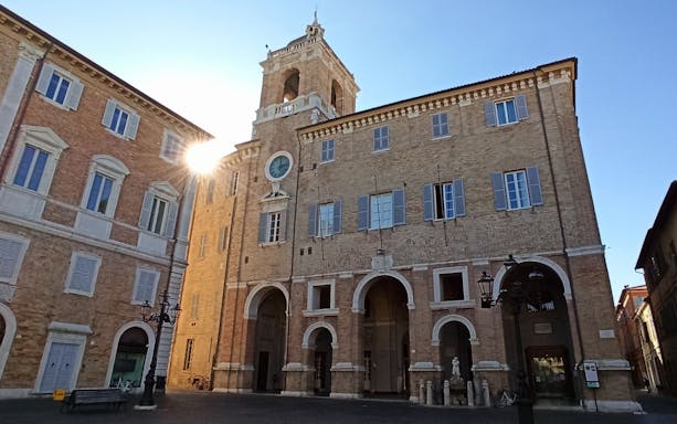 Senigallia night tour with guide, exploring historic streets and ending with a local drink.