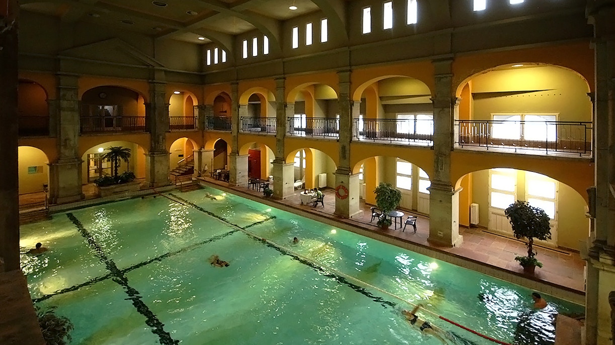 Rudas Baths opening hours