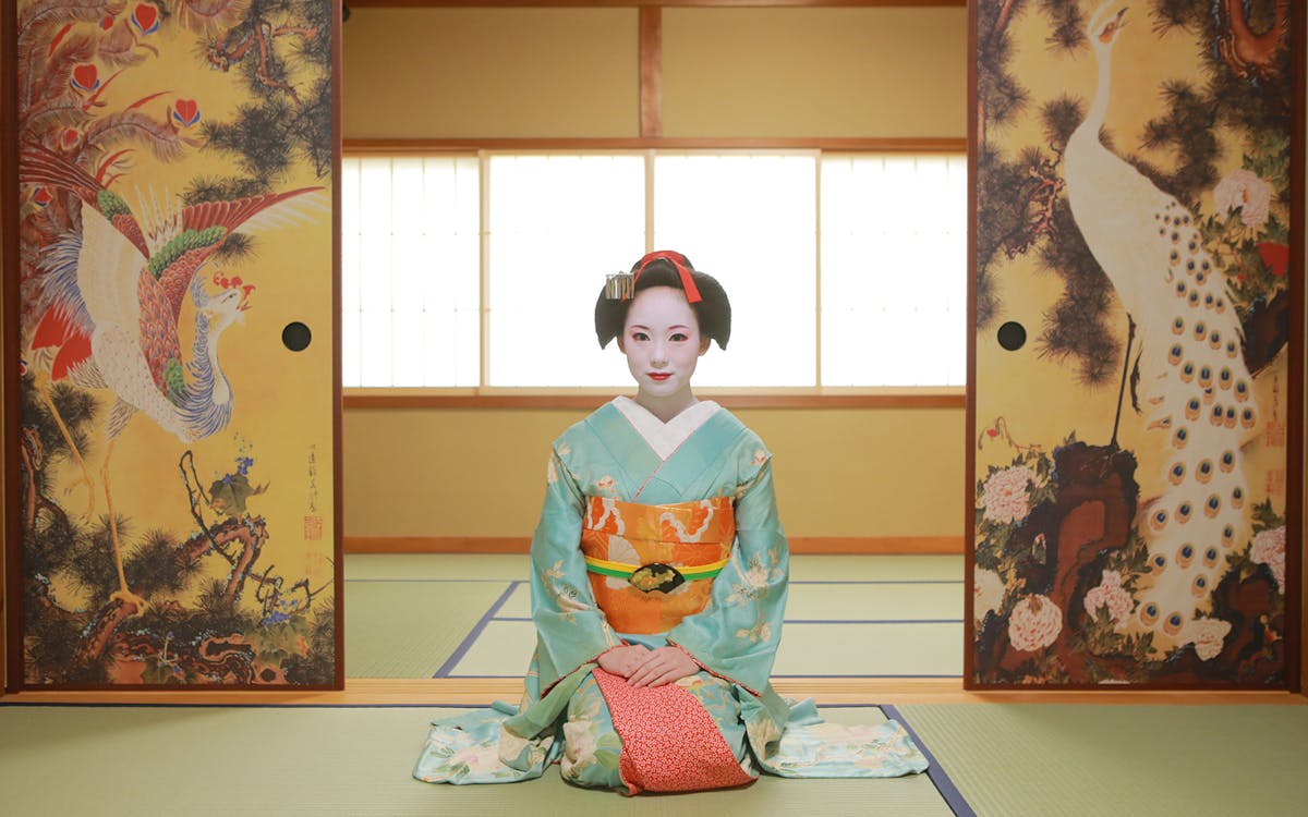 geisha and maiko makeover experience in kyoto-8 geisha and maiko makeover experience in kyoto-8