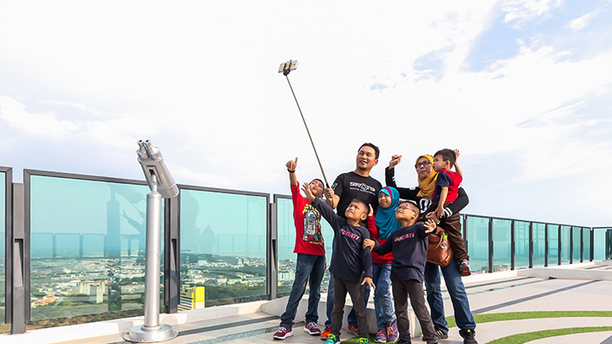 Guests at The Shore Sky Tower
