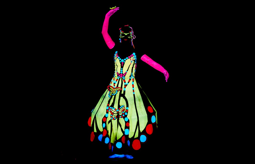 WOW show - Black Light Theatre in Prague