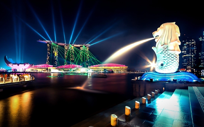 Marina Bay Sands and Merlion Park at night, Singapore 4G SIM Card pick-up location.