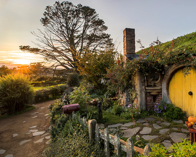 Tour of Hobbiton Movie Set from Rotorua